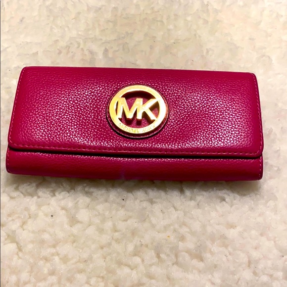 Michael Kors Handbags - SALE 🚨Michael Kors MK wallet